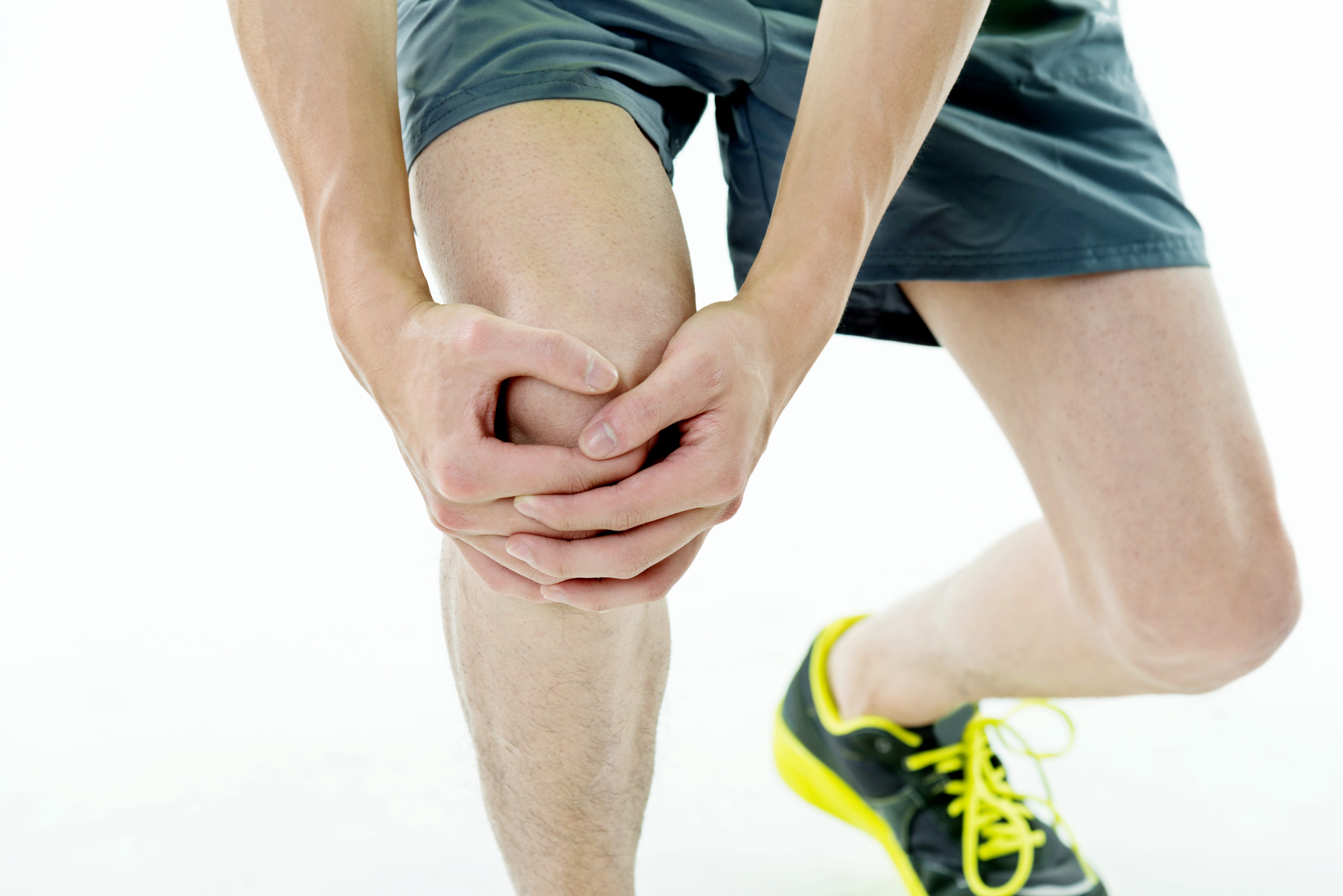 can you walk on a dislocated knee